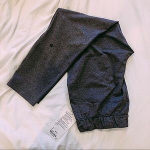 NWT lulu on the fly pant